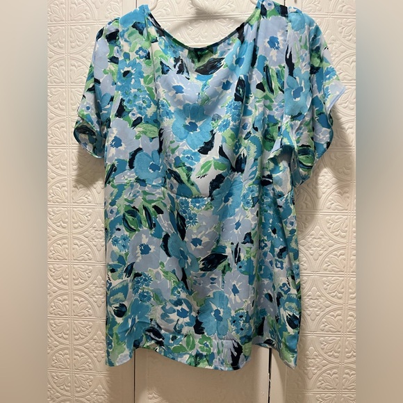 LOFT women’s short sleeve blouse, blue floral | L - Picture 2 of 5